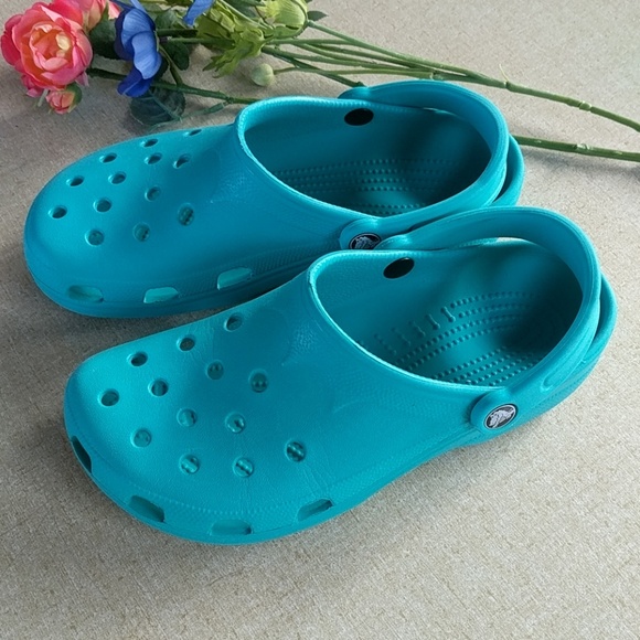 crocs 8 9